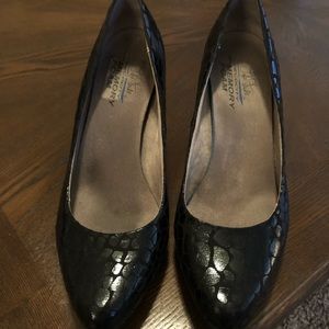 Black Life Stride Heels